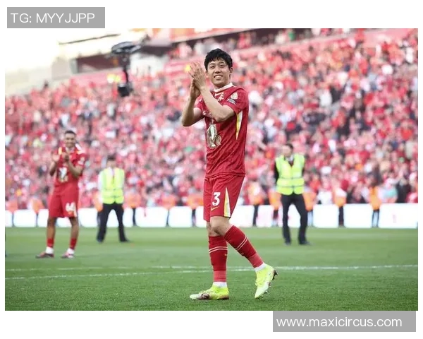 日本足球现役十大球星盘点实力与未来潜力并存的顶级球员 日本足球现役十大球星盘点实力与未来潜力并存的顶级球员